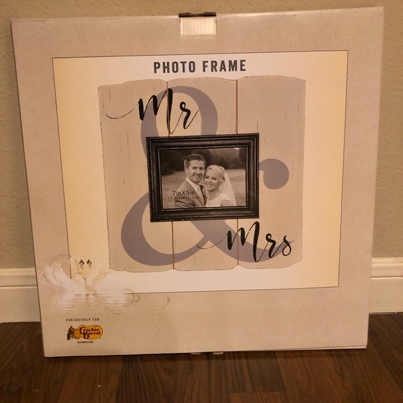 Mr & Mrs photo frame - Cracker Barrel - Picture 2 of 2